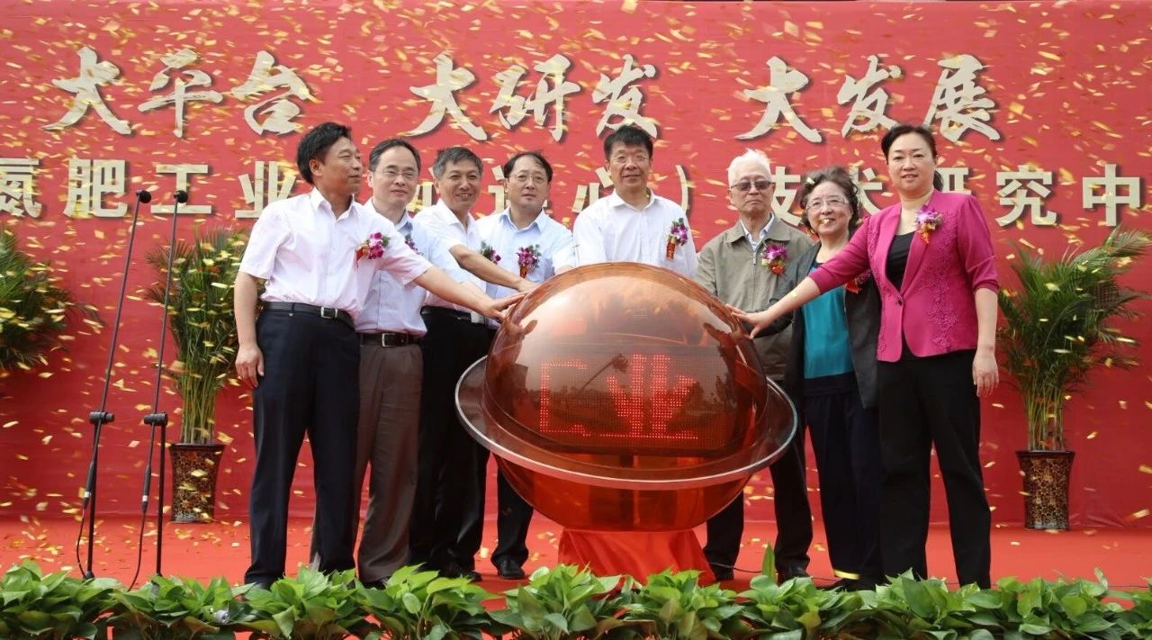 �����Ϲ����|������˲�䡿���Ϲ����|������ѧ��ҵ���Ž���50����������壩